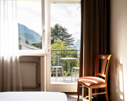 Hotel-Villa-Laurus-Merano-Rooms-Doppelzimmer-Komfort-Aria-204-BeatricePilotto-L1410715_255x202